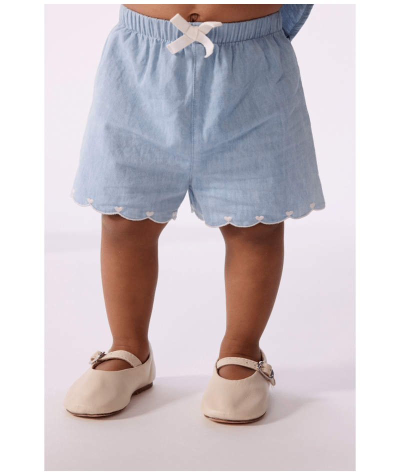 A0F1J Blue Chambray Scallop Shorts